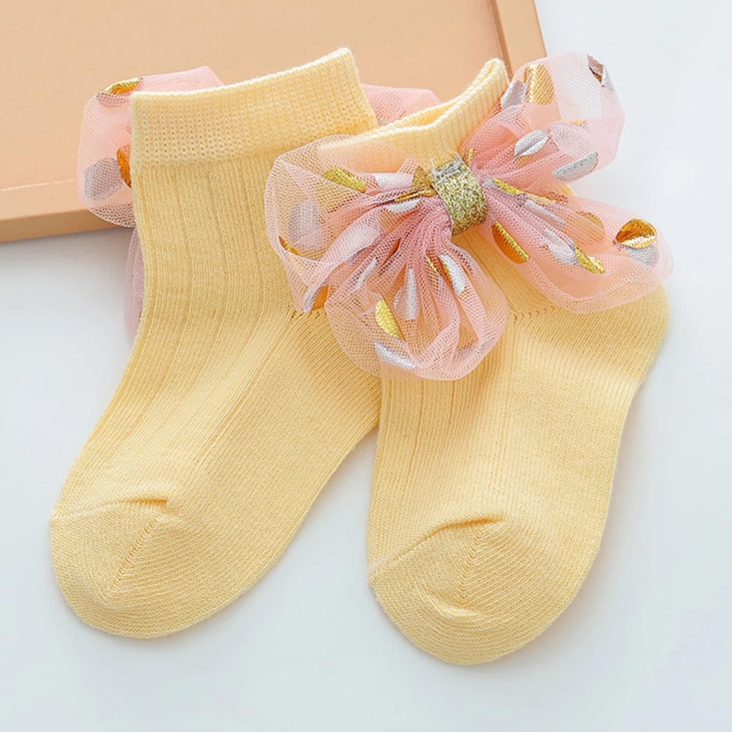 bow socks c