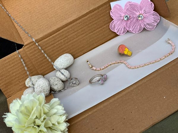 pack of jewelery