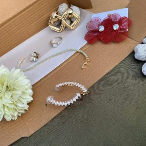 pack of jewelery