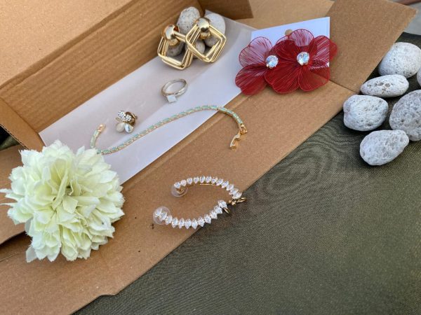 pack of jewelery