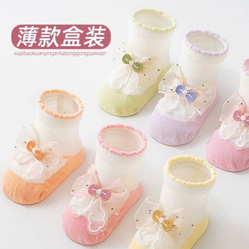 Lace Butterfly Knot Baby Booties Lace Butterfly Knot Baby Booties